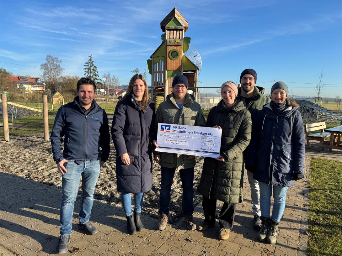Spendenübergabe an den Förderverein Sportstätten des GSV Waldtann
